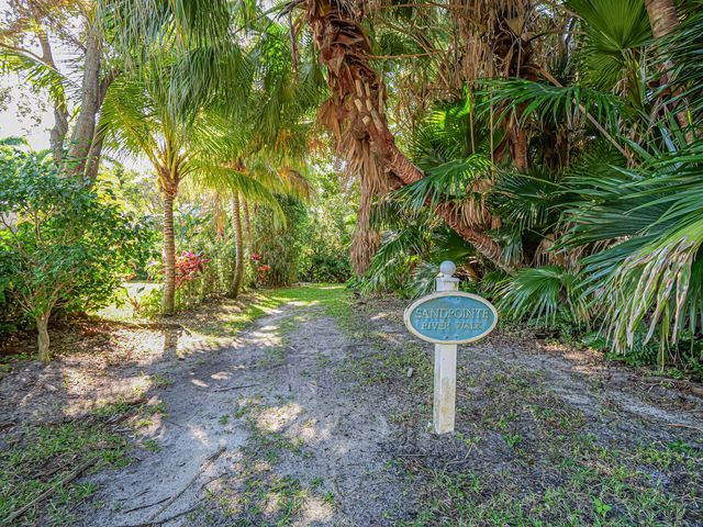 1621 W Sandpointe Place, Vero Beach, FL 32963