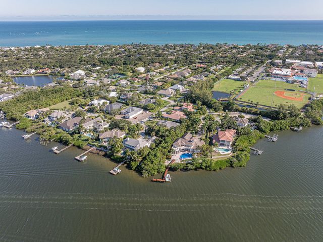 1621 W Sandpointe Place, Vero Beach, FL 32963