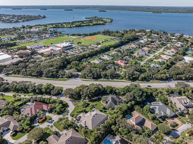 1621 W Sandpointe Place, Vero Beach, FL 32963
