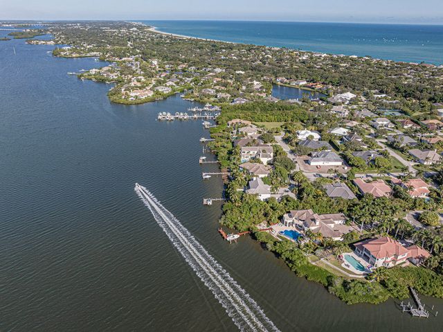 1621 W Sandpointe Place, Vero Beach, FL 32963