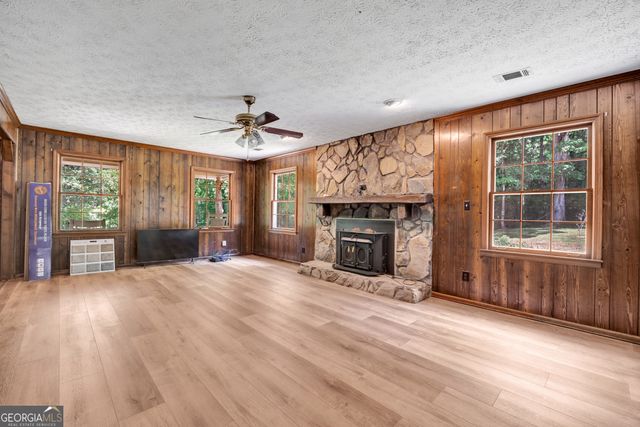 1806 Ga Highway 142, Shady Dale, GA 31085