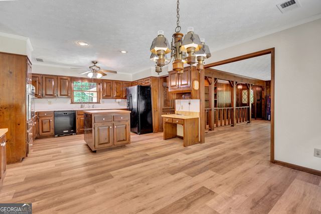 1806 Ga Highway 142, Shady Dale, GA 31085
