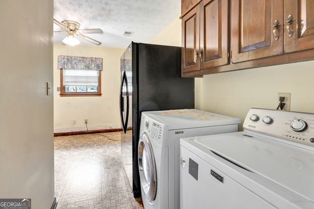 1806 Ga Highway 142, Shady Dale, GA 31085