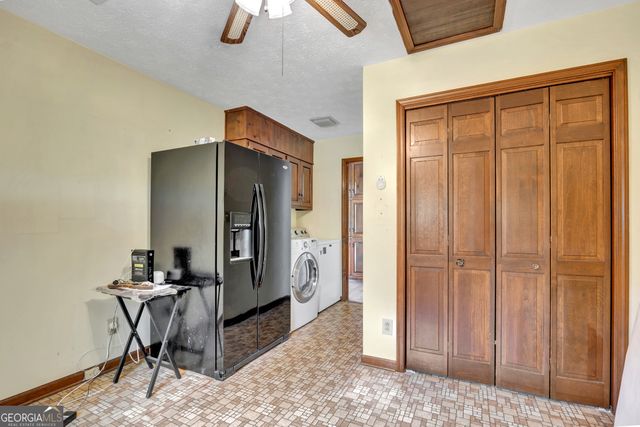1806 Ga Highway 142, Shady Dale, GA 31085