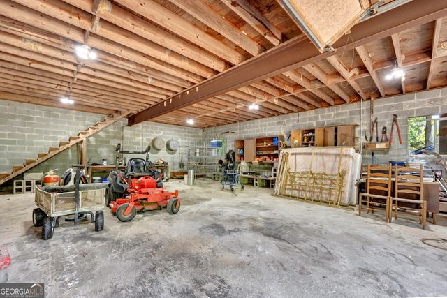 1806 Ga Highway 142, Shady Dale, GA 31085