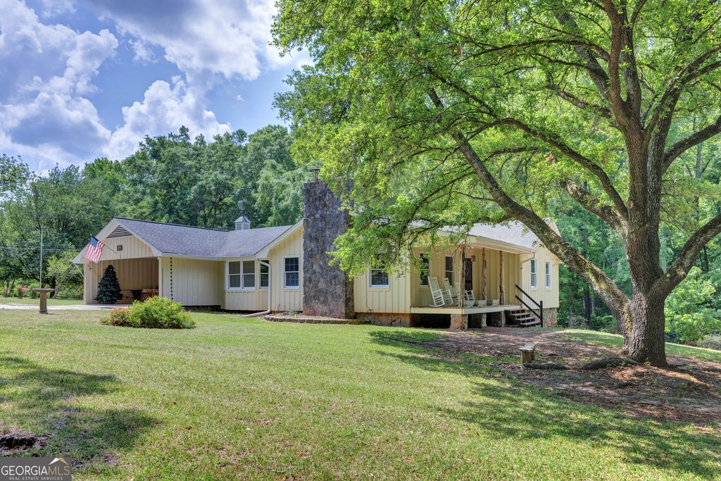 1806 Ga Highway 142, Shady Dale, GA 31085