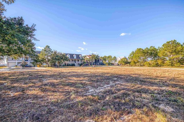4162 Madura Rd, Gulf Breeze, FL 32563