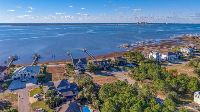 4162 Madura Rd, Gulf Breeze, FL 32563