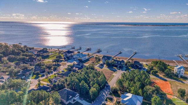 4162 Madura Rd, Gulf Breeze, FL 32563