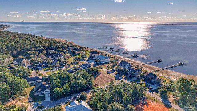 4162 Madura Rd, Gulf Breeze, FL 32563