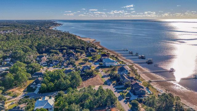 4162 Madura Rd, Gulf Breeze, FL 32563