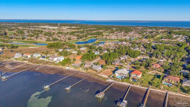 4162 Madura Rd, Gulf Breeze, FL 32563