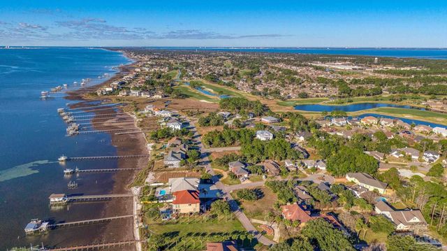 4162 Madura Rd, Gulf Breeze, FL 32563