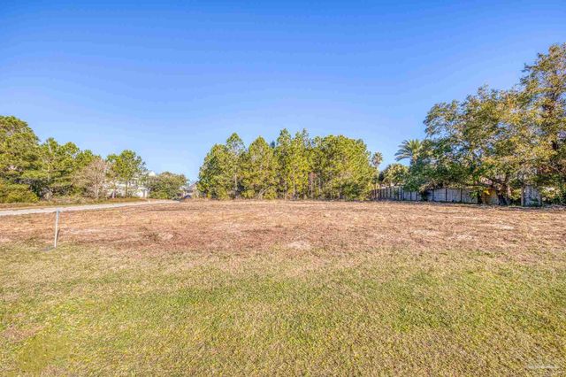 4162 Madura Rd, Gulf Breeze, FL 32563