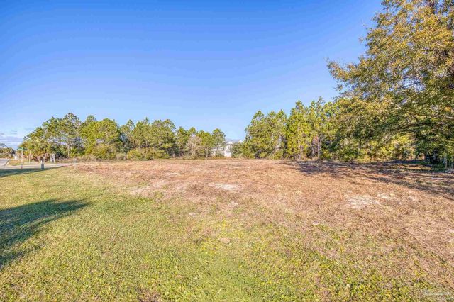4162 Madura Rd, Gulf Breeze, FL 32563