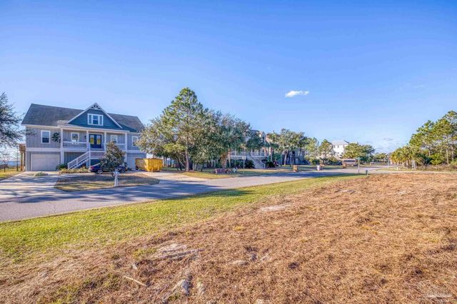 4162 Madura Rd, Gulf Breeze, FL 32563