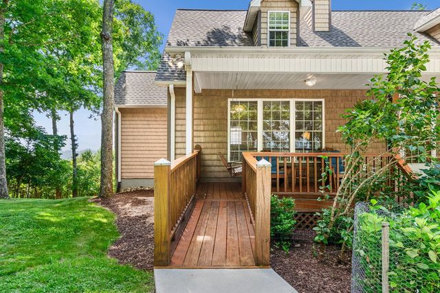 194 Lakeview Drive, Hayesville, NC 28904