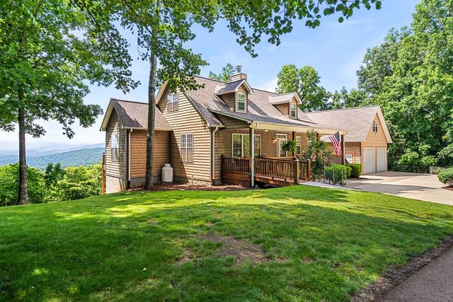 194 Lakeview Drive, Hayesville, NC 28904
