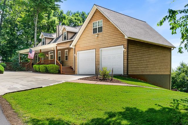 194 Lakeview Drive, Hayesville, NC 28904