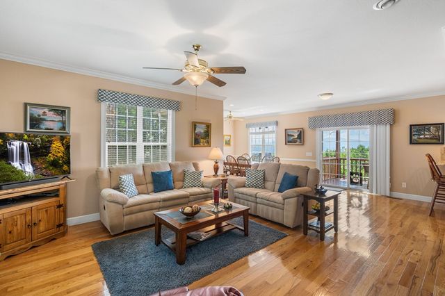 194 Lakeview Drive, Hayesville, NC 28904