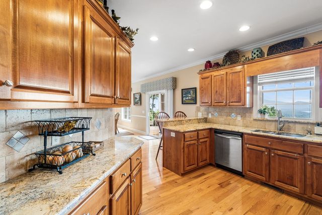 194 Lakeview Drive, Hayesville, NC 28904