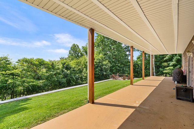 194 Lakeview Drive, Hayesville, NC 28904