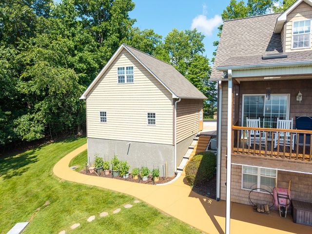 194 Lakeview Drive, Hayesville, NC 28904