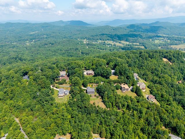 194 Lakeview Drive, Hayesville, NC 28904