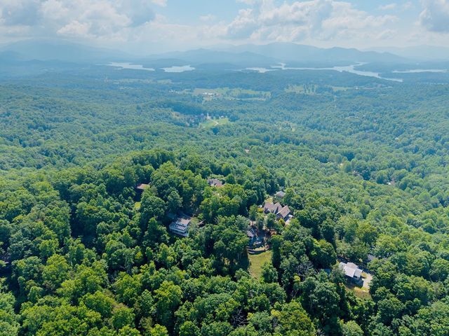 194 Lakeview Drive, Hayesville, NC 28904