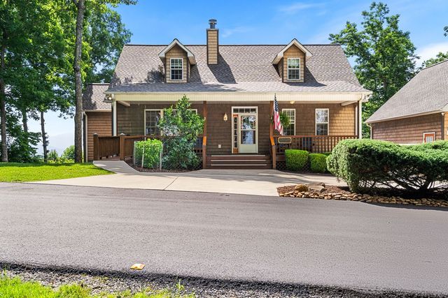 194 Lakeview Drive, Hayesville, NC 28904
