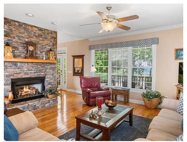 194 Lakeview Drive, Hayesville, NC 28904