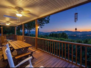 194 Lakeview Drive, Hayesville, NC 28904