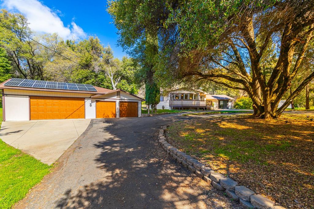 6233 Silver Ridge Ln, Placerville, CA 95667