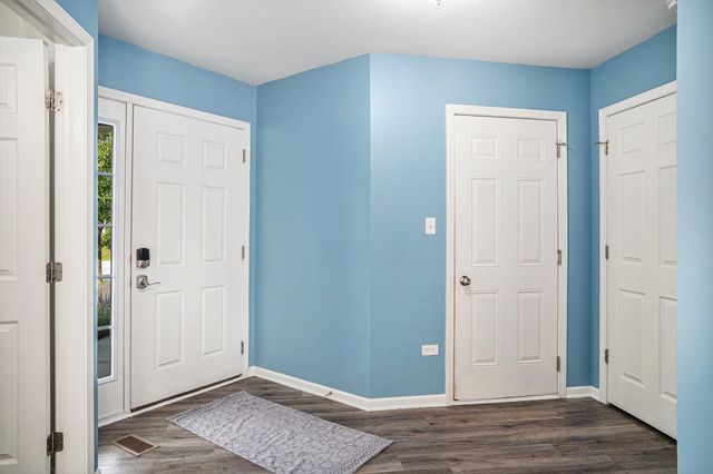 11187 Vermont Circle, Crown Point, IN 46307