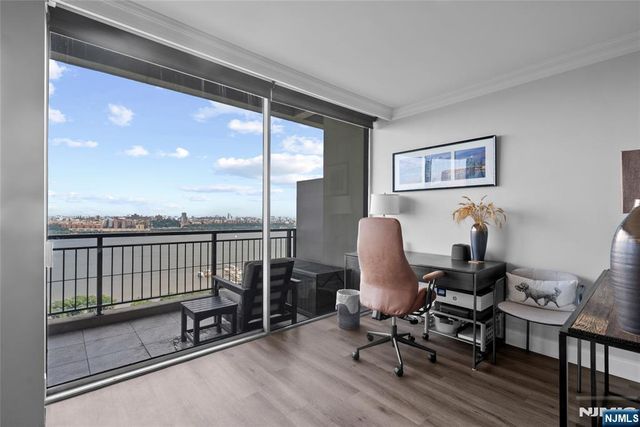 4 Horizon Road 1432, Fort Lee, NJ 07024