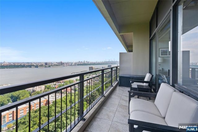 4 Horizon Road 1432, Fort Lee, NJ 07024