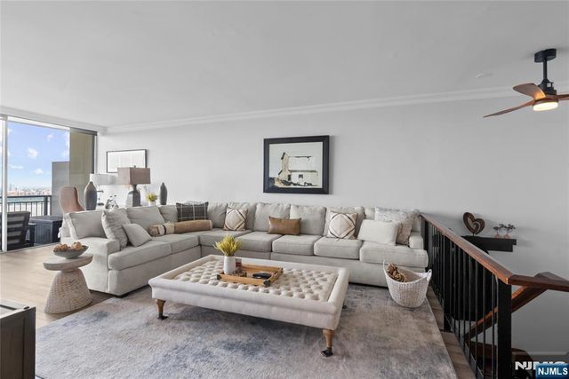 4 Horizon Road 1432, Fort Lee, NJ 07024