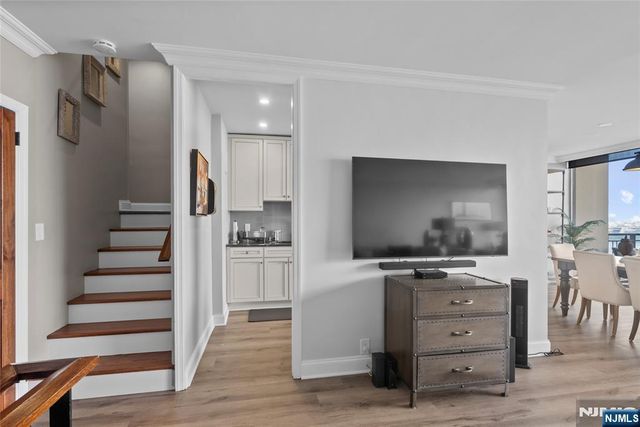 4 Horizon Road 1432, Fort Lee, NJ 07024