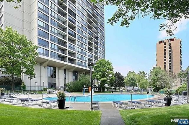 4 Horizon Road 1432, Fort Lee, NJ 07024
