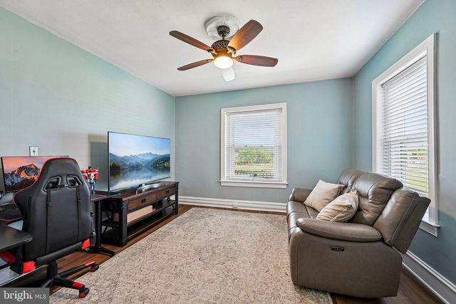 56 E FAIRVIEW AVE, Sellersville, PA 18960