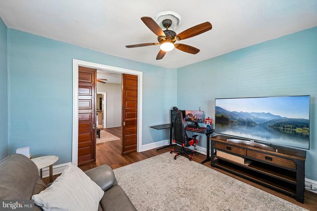 56 E FAIRVIEW AVE, Sellersville, PA 18960