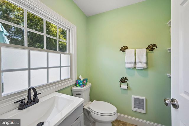 56 E FAIRVIEW AVE, Sellersville, PA 18960