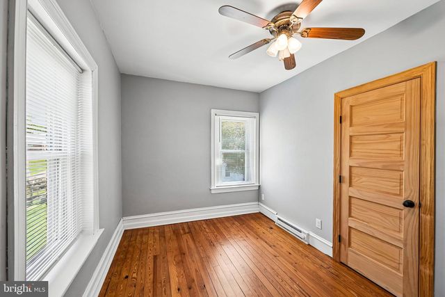 56 E FAIRVIEW AVE, Sellersville, PA 18960