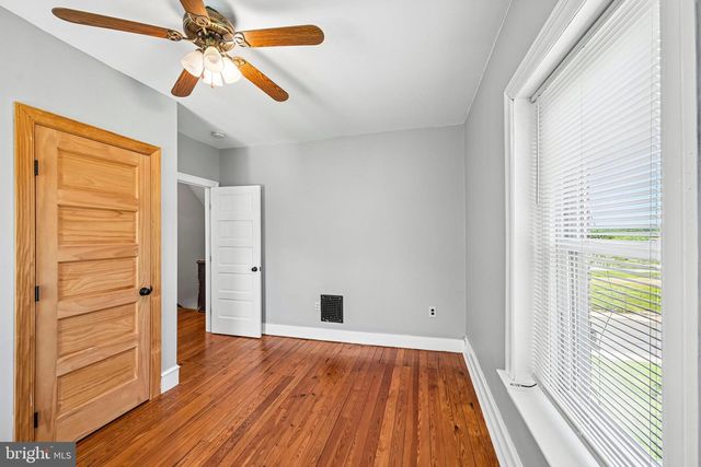56 E FAIRVIEW AVE, Sellersville, PA 18960