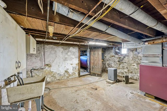 56 E FAIRVIEW AVE, Sellersville, PA 18960