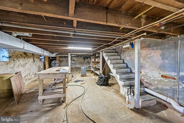 56 E FAIRVIEW AVE, Sellersville, PA 18960