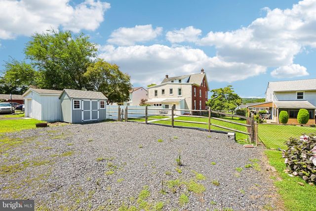 56 E FAIRVIEW AVE, Sellersville, PA 18960