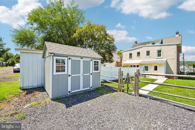 56 E FAIRVIEW AVE, Sellersville, PA 18960