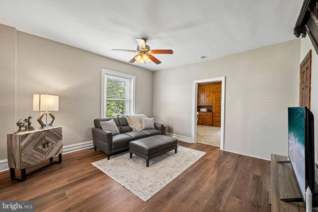 56 E FAIRVIEW AVE, Sellersville, PA 18960