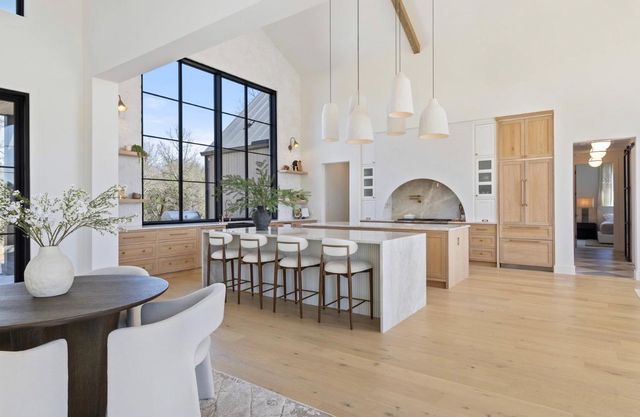 123 Landings WAY, Spicewood, TX 78669